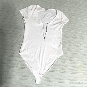 Express zip front top